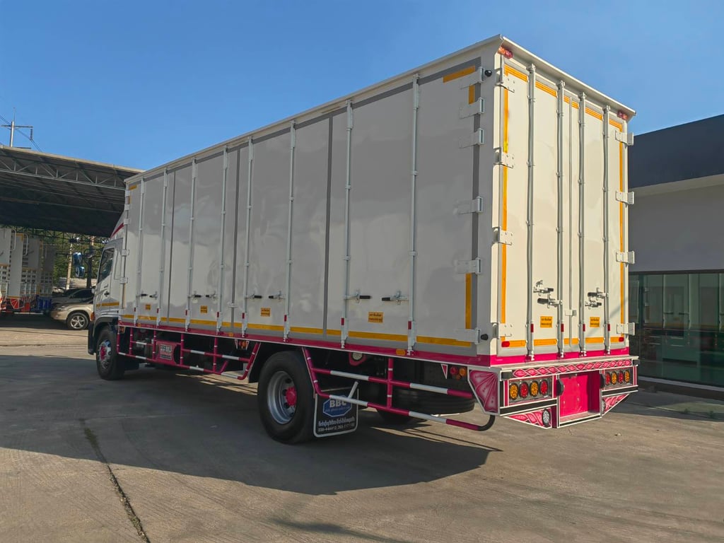 HINO FG 240แรงม้า รถบรรทุก 6ล้อ ตู้แห้ง ปี2018