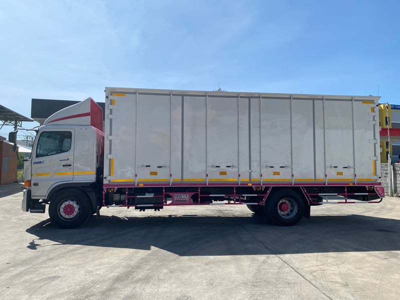HINO FG 240แรงม้า รถบรรทุก 6ล้อ ตู้แห้ง ปี2018