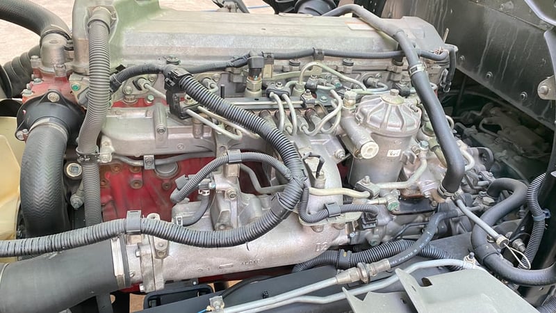 HINO FG 212แรงม้า รถบรรทุก 6ล้อ ตู้แห้ง ปี2012