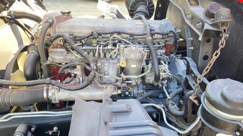 Mega 500 รถ 6 ล้อ ตู้ 10 บาน 