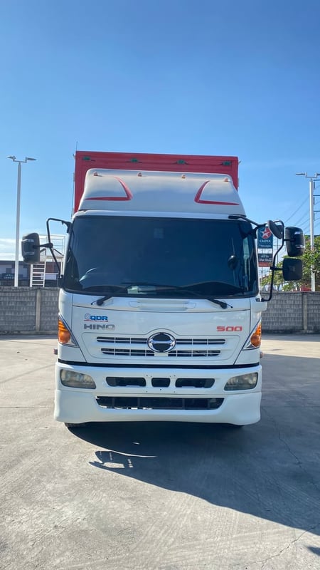 Mega 500 รถ 6 ล้อ ตู้ 10 บาน 