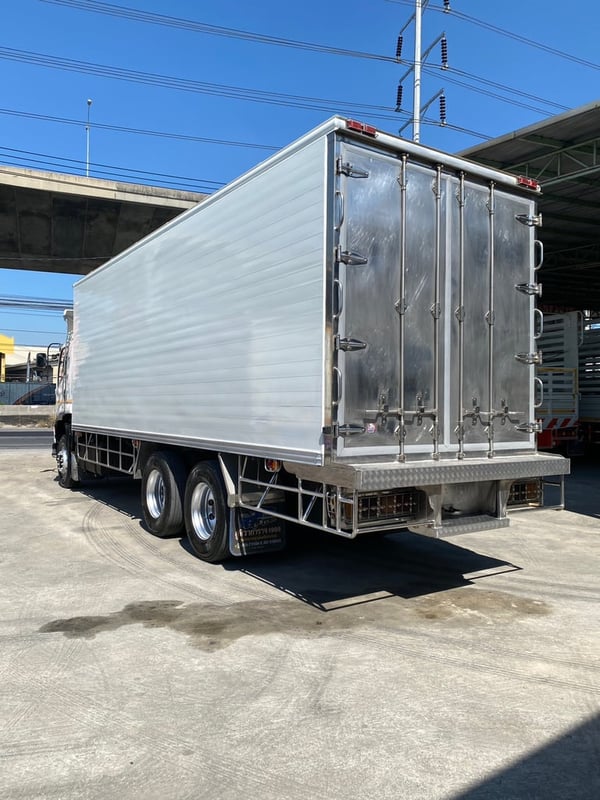 ISUZU FVM 240แรงม้า รถบรรทุก 10ล้อ ตู้เย็น ปี2017