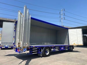 HINO FG 212แรงม้า รถบรรทุก 6ล้อ ตู้แห้ง ปี2013