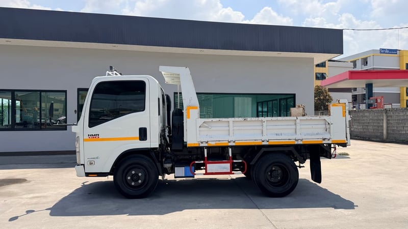 ISUZU NMR 130แรงม้า รถบรรทุก 6ล้อ ดั้มพ์ ไมล์32,xxx กม.