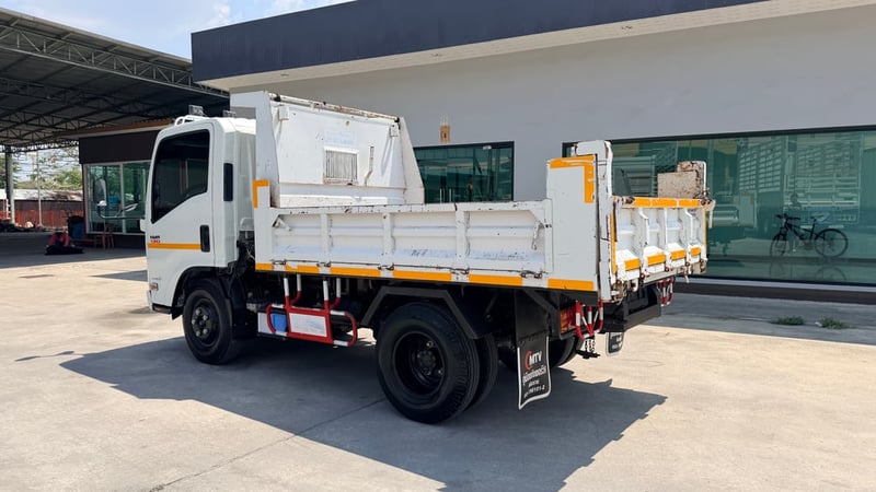 ISUZU NMR 130แรงม้า รถบรรทุก 6ล้อ ดั้มพ์ ไมล์32,xxx กม.