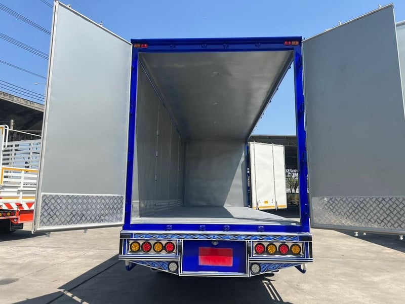 HINO FG 212แรงม้า รถบรรทุก 6ล้อ ตู้แห้ง ปี2013