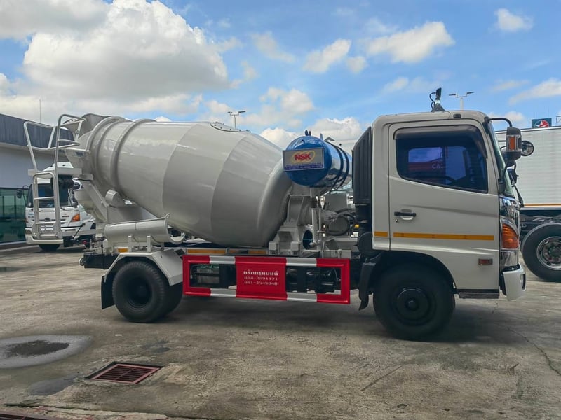 HINO FC 175แรงม้า รถบรรทุก 6ล้อ โม่ผสมปูน ปี2017