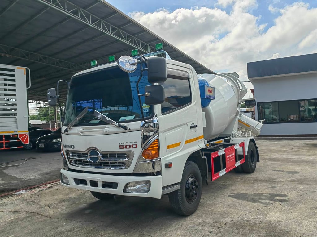 HINO FC 175แรงม้า รถบรรทุก 6ล้อ โม่ผสมปูน ปี2017 HINO FC 175แรงม้า รถบรรทุก 6ล้อ โม่ผสมปูน ปี2017