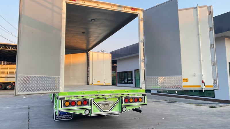 HINO FG 212แรงม้า รถบรรทุก 6ล้อ ตู้แห้ง ปี2012