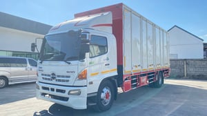 Mega 500 รถ 6 ล้อ ตู้ 10 บาน 