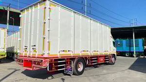 Mega 500 รถ 6 ล้อ ตู้ 10 บาน Mega 500 รถ 6 ล้อ ตู้ 10 บาน