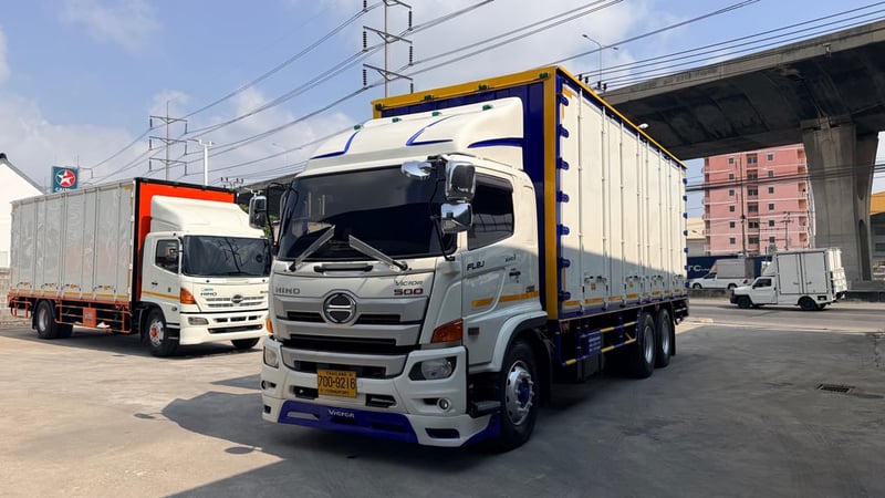 HINO FL 260แรงม้า รถบรรทุก 10ล้อ ตู้แห้ง ปี2016