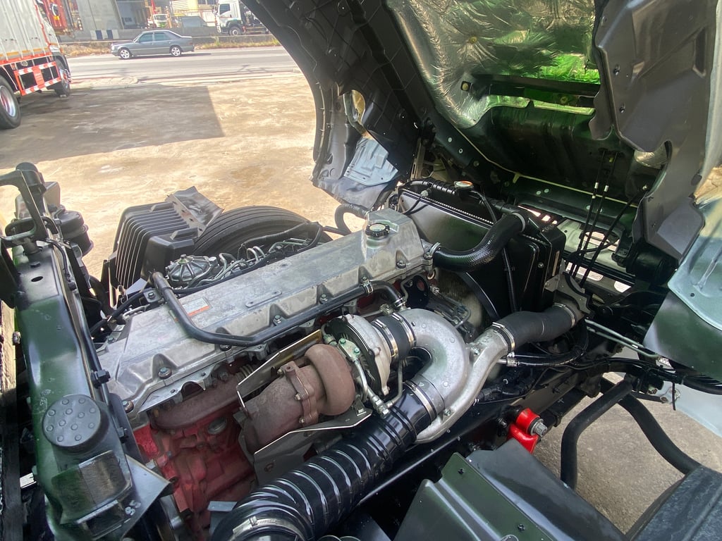 HINO FG 212แรงม้า รถบรรทุก 6ล้อ ตู้แห้ง ปี2013