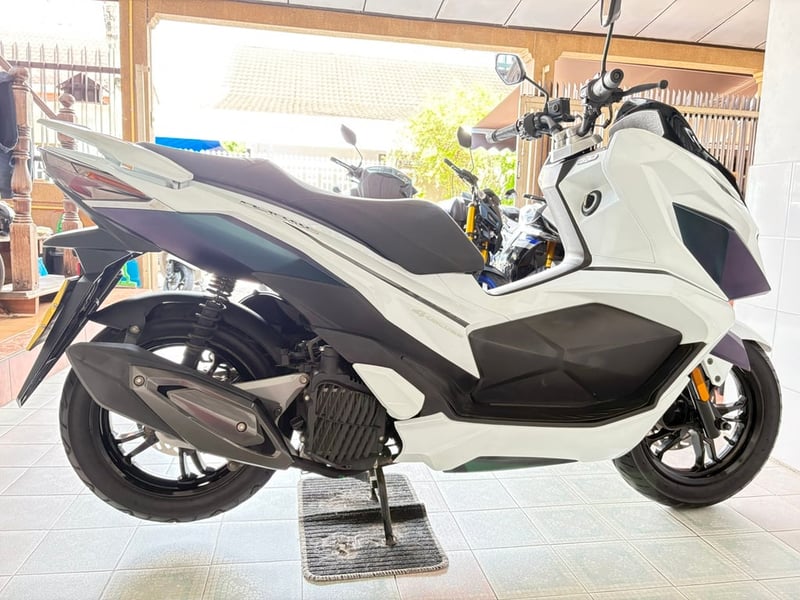 Drone Keyless 4V รถใช้งานน้อย สภาพมือ1 มีรับประกัน จัดส่งได้ทั่วไทย มีเก็บปลายทาง วิ่ง6000 ปี65