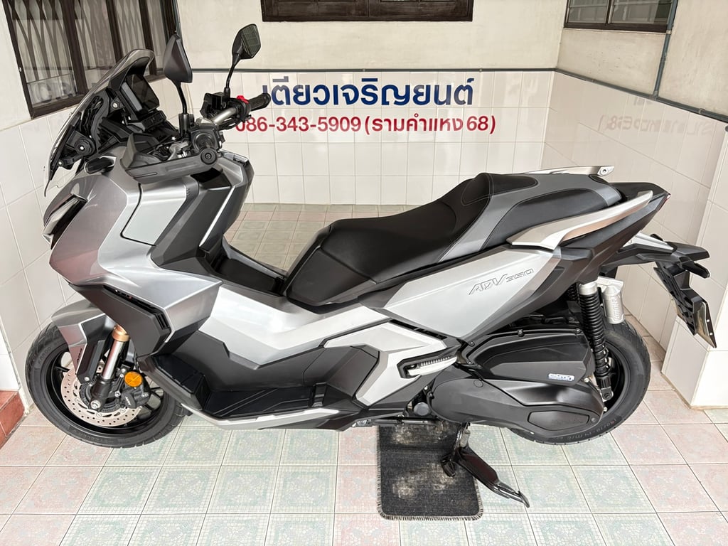 Honda ADV350 วิ่ง 8000 โล ปี66 Honda ADV350 วิ่ง 8000 โล ปี66