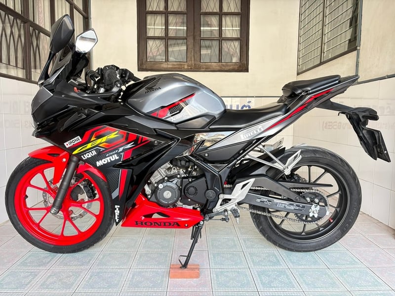 Honda CBR150 ABS วิ่ง 10000 โล ปี65 Honda CBR150 ABS วิ่ง 10000 โล ปี65