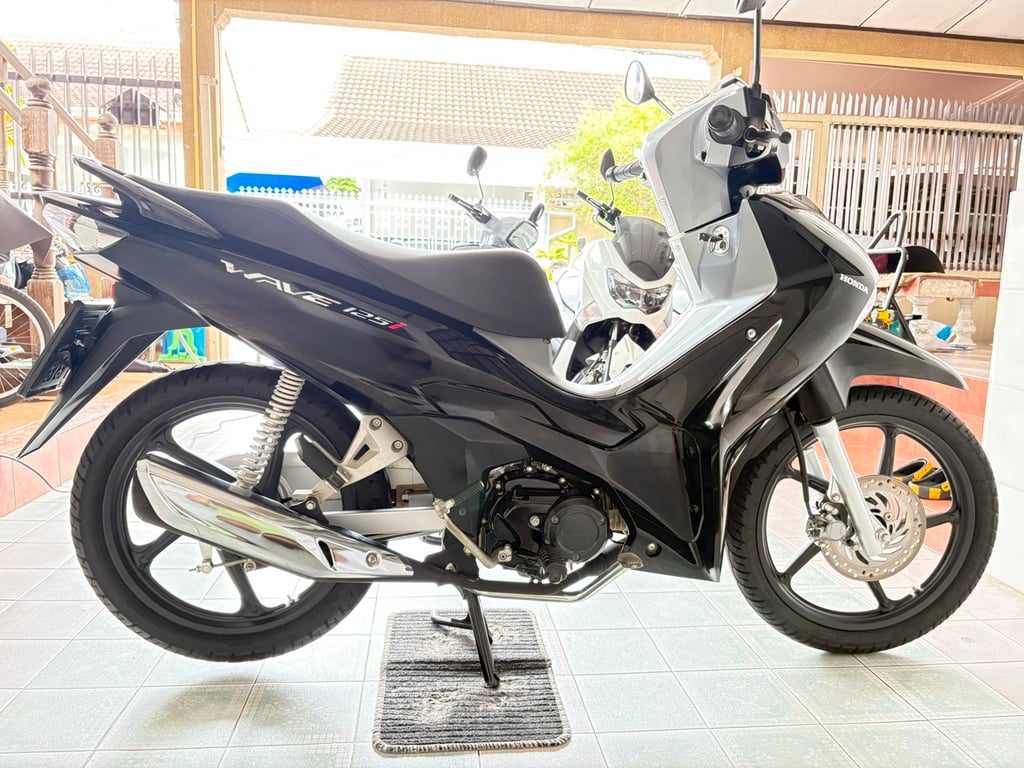 Wave125i ล้อแม็ก ดาวน์ต่ำ ออกง่าย ไม่ต้องค้ำ สภาพเดิมศูนย์ เครื่องไม่เคยแกะ สีเดิมโรงงาน เอกสารครบ วิ่ง7000 ปลายปี66
