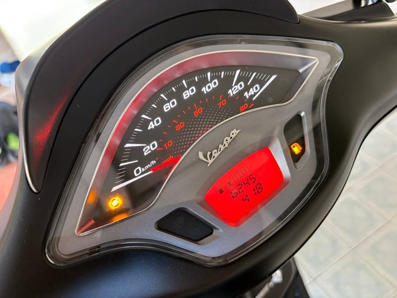 Vespa Sprint150 ABS วิ่ง 6000 โล ปี66 Vespa Sprint150 ABS วิ่ง 6000 โล ปี66