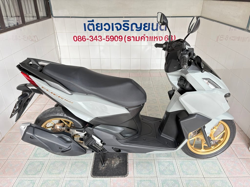 Click160i ABS โฉม2024 สภาพเดิมศูนย์ ไม่ล้ม ไม่ชน เครื่องเดิมแห้งๆ เอกสารครบ จัดส่งได้ วิ่ง9000 ปี67 Click160i ABS โฉม2024 สภาพเดิมศูนย์ ไม่ล้ม ไม่ชน เครื่องเดิมแห้งๆ เอกสารครบ จัดส่งได้ วิ่ง9000 ปี67