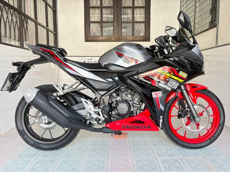 Honda CBR150 ABS วิ่ง 10000 โล ปี65 Honda CBR150 ABS วิ่ง 10000 โล ปี65