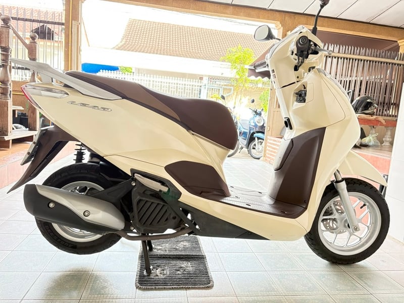 Lead125 2V สภาพใสกริ๊บ เครื่องดี ศูนย์ดี ชุดสีสวย ผ่อนได้ ไม่ต้องค้ำ จัดส่งได้ทั่วไทย มีเก็บปลายทาง วิ่ง8000 ปลายปี64