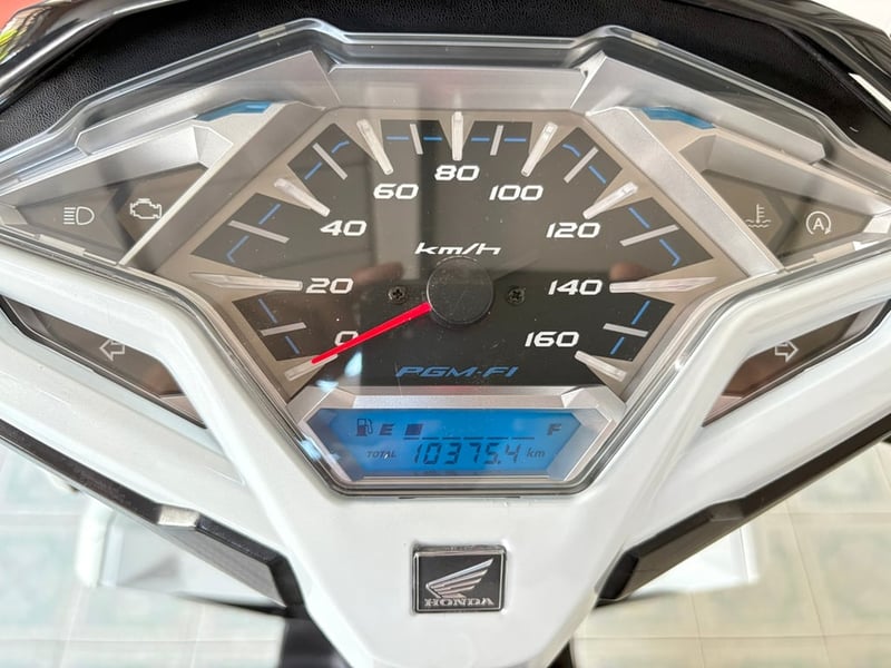 Click125i สต๊าดติด ขับได้ มีเล่ม รถบ้านแท้ เจ้าของฝากขาย เอกสารครบ สภาพพร้อมใช้ เครื่องดี ศูนย์ดี ชุดสีสวย วิ่ง10000 ปี61