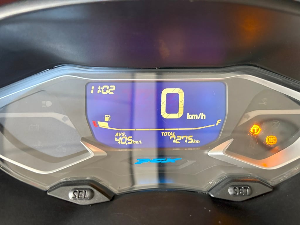 PCX160 ABS โฉม2023 กุญแจครบ มีสมุดคู่มือ รถใช้งานน้อย ไม่เคยล้ม เครื่องดี ศูนย์ดี ชุดสีสวย มีรับประกัน วิ่ง7000 ปี67
