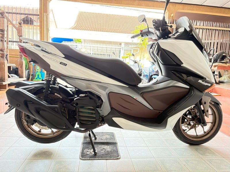 Madison150 4V โฉม2023 รถมือเดียว ใช้งานน้อย สภาพซื้อจอด มีรับประกัน จัดส่งได้ มีเก็บปลายทาง วิ่ง3000 ปลายปี66