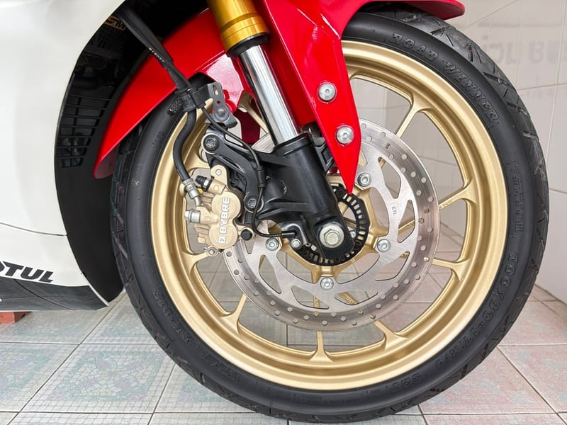 Yamaha R15M ABS Connected Yamaha R15M ABS Connected