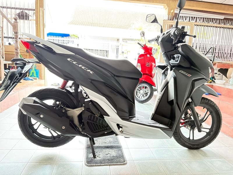 Click150i เครื่องเดิมแห้งๆ ท้ายไม่หอน ควันไม่ไหล เอกสารครบ รถบ้าน เจ้าของฝากขาย สภาพพร้อมใช้ วิ่ง8000 กลางปี64