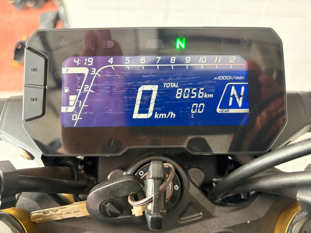 CB150R รถมือเดียว สมุดคู่มือครบ เจ้าของดูแลดี สภาพใสกริ๊บ ชุดสีสวย เครื่องเดิม  วิ่ง8000 กลางปี68