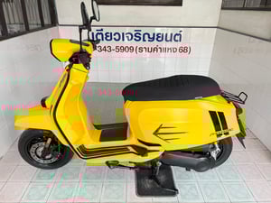 V200 GP เอกสารครบ สีเดิมบางๆ ตัวถังไม่มีสนิม สภาพพร้อมใช้ จัดส่งได้ มีเก็บปลายทาง ผ่อนได้ทั่วไทย วิ่ง9000 ปลายปี64