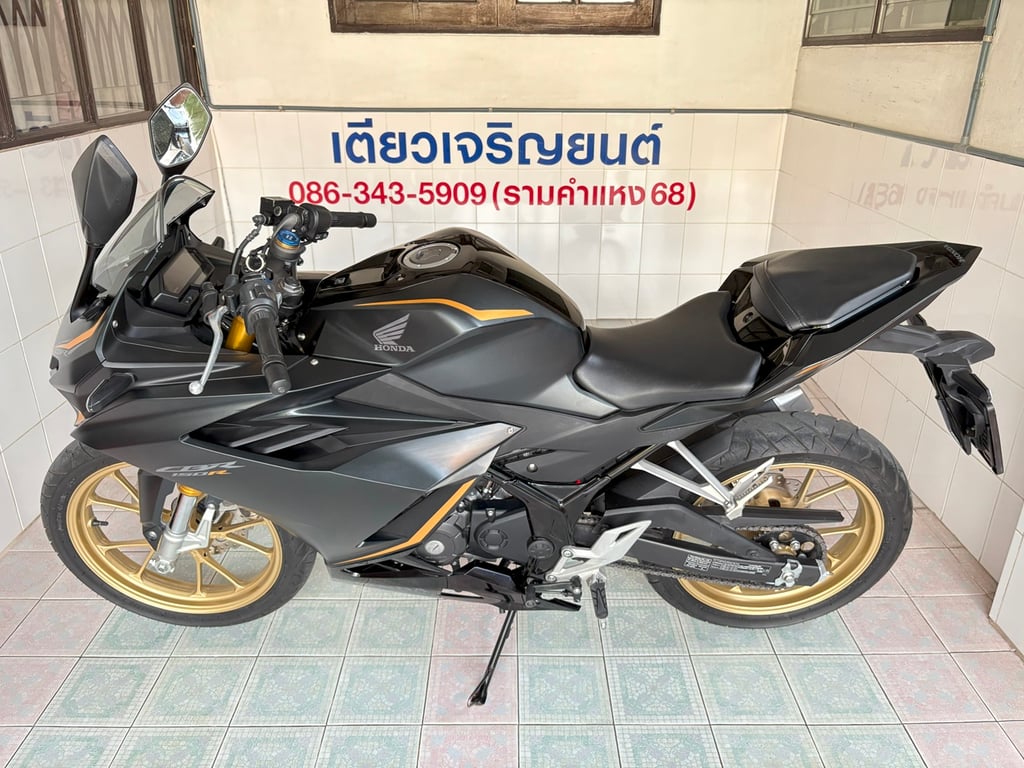 CBR150R ABS ผ่อนได้ ไม่ต้องค้ำ มีประกัน มีเก็บปลายทาง สภาพใสกริ๊บ ชุดสีไร้ริ้วรอย เครื่องเดิม วิ่ง5000 ปี66