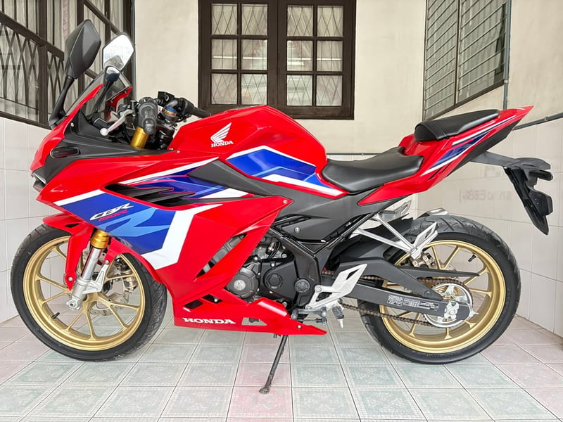Honda CBR150 ABS วิ่ง 3000 โล ปี67 Honda CBR150 ABS วิ่ง 3000 โล ปี67