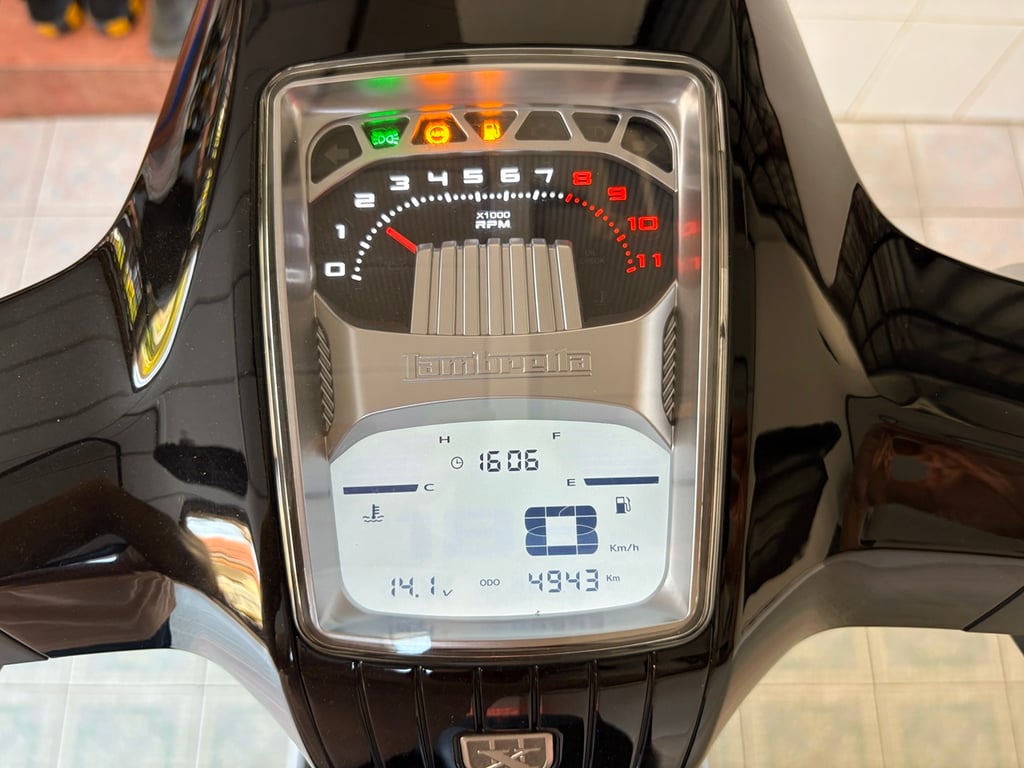 Lambretta X300 77th วิ่ง 4000 โล ปี67 Lambretta X300 77th วิ่ง 4000 โล ปี67