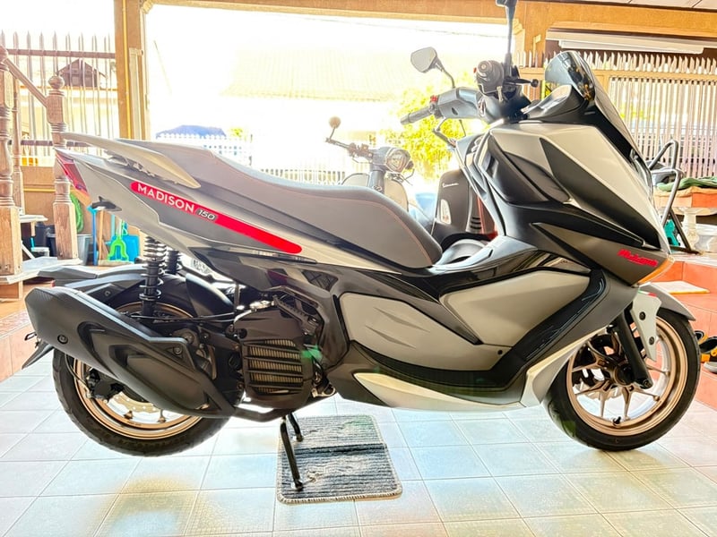 Madison150 4V โฉม2023 รถมือเดียว ใช้งานน้อย สภาพซื้อจอด จัดส่งได้ มีเก็บปลายทาง วิ่ง6000 ปี67 Madison150 4V โฉม2023 รถมือเดียว ใช้งานน้อย สภาพซื้อจอด จัดส่งได้ มีเก็บปลายทาง วิ่ง6000 ปี67