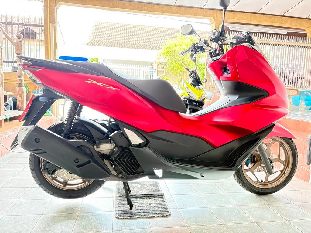 PCX160 ABS โฉม2023 กุญแจครบ มีสมุดคู่มือ รถใช้งานน้อย ไม่เคยล้ม เครื่องดี ศูนย์ดี ชุดสีสวย มีรับประกัน วิ่ง7000 ปี67