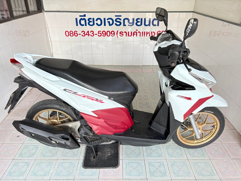 Click125i สต๊าดติด ขับได้ มีเล่ม รถบ้านแท้ เจ้าของฝากขาย เอกสารครบ สภาพพร้อมใช้ เครื่องดี ศูนย์ดี ชุดสีสวย วิ่ง10000 ปี61 Click125i สต๊าดติด ขับได้ มีเล่ม รถบ้านแท้ เจ้าของฝากขาย เอกสารครบ สภาพพร้อมใช้ เครื่องดี ศูนย์ดี ชุดสีสวย วิ่ง10000 ปี61