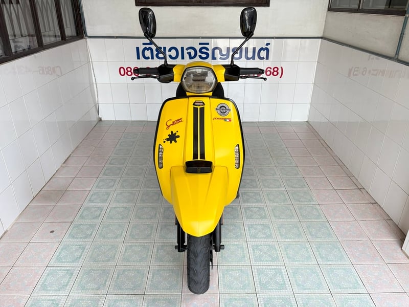 V200 GP เอกสารครบ สีเดิมบางๆ ตัวถังไม่มีสนิม สภาพพร้อมใช้ จัดส่งได้ มีเก็บปลายทาง ผ่อนได้ทั่วไทย วิ่ง9000 ปลายปี64