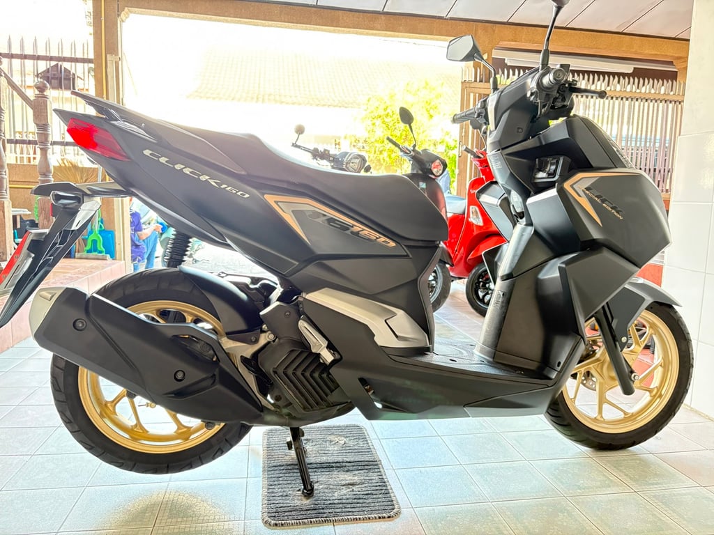 Click160i สภาพเดิม ไม่ล้ม ไม่ชน ไม่จมน้ำ เครื่องดี เอกสารครบ จัดส่งได้ทั่วไทย มีเก็บปลายทาง วิ่ง8000 ปี66