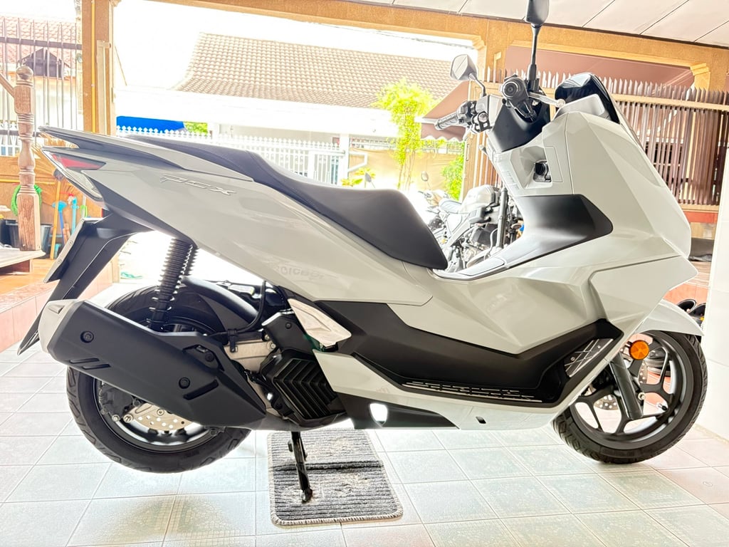 PCX160 ABS โฉม2025 มีรับประกัน สภาพมือ1 กุญแจครบ รถใช้งานน้อย เอกสารครบ ผ่อนได้ ไม่ต้องค้ำ วิ่ง6000 กลางปี68