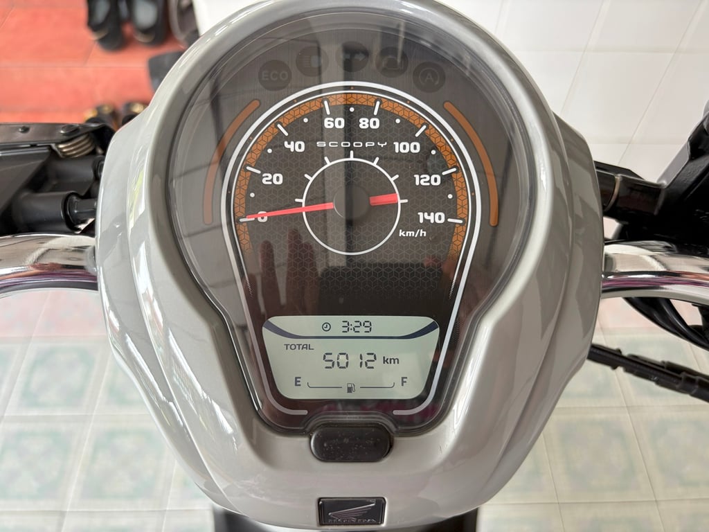 Scoopy Prestige มีสมุดคู่มือ มีรับประกัน รถมือเดียว ใช้งานน้อย สภาพใสกริ๊บ ออกง่าย ไม่ต้องค้ำ วิ่ง5000 ปลายปี67