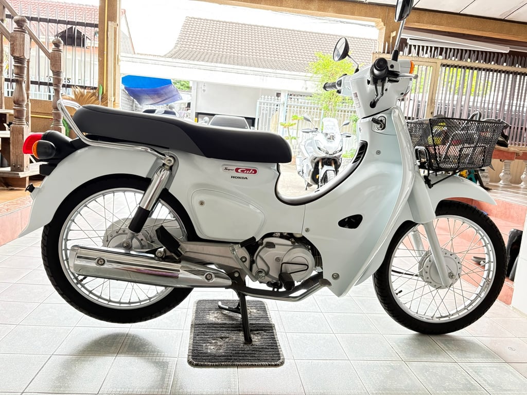 Honda Super Cub วิ่ง 7000 โล ปี66 Honda Super Cub วิ่ง 7000 โล ปี66