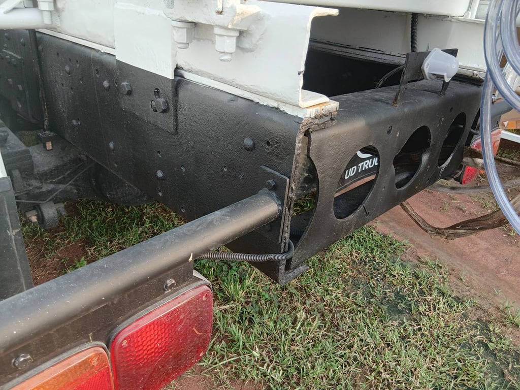 ขายรถโม่ปูนนิสสัน CW430 ขนาด 6 คิวทำใหม่ทั้งคันราคา 470000 บาท