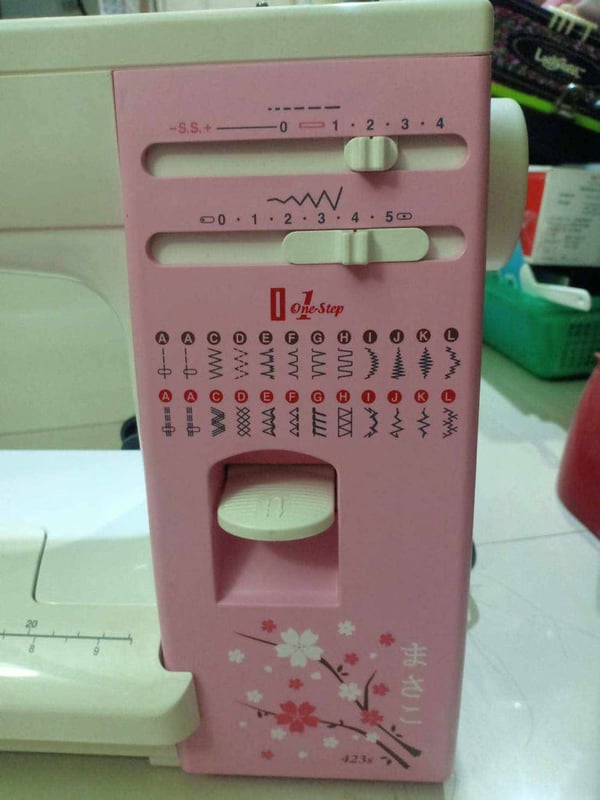 จักรเย็บผ้าไฟฟ้า มือ2 สภาพ 95%