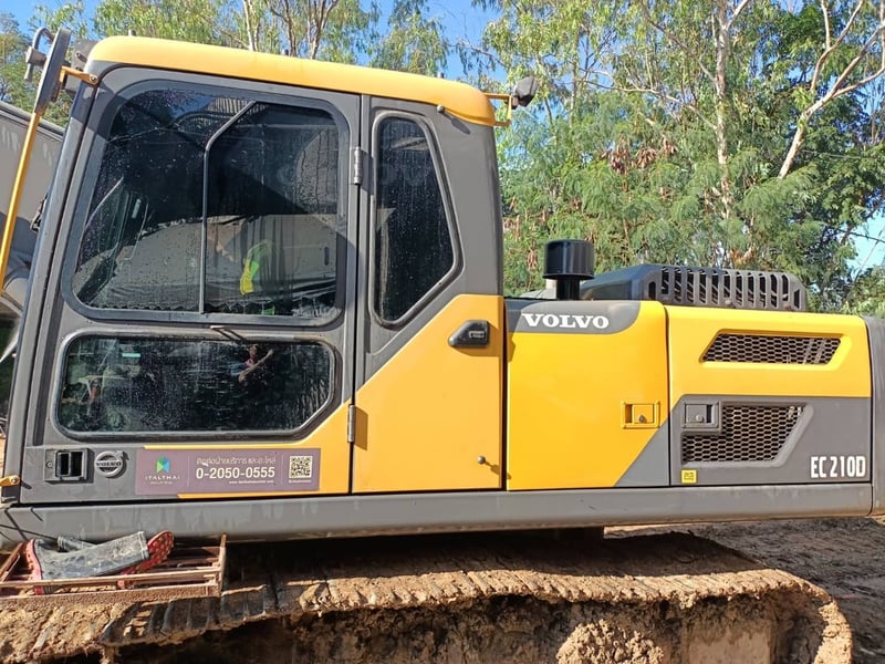 ขายแบคโฮ วอลโว่ EC210D สภาพดีพร้อมใช่งานยาวๆชั่วโมงใช่งานน้อย 5000+ ชั่วโมง ขายแบคโฮ วอลโว่ EC210D สภาพดีพร้อมใช่งานยาวๆชั่วโมงใช่งานน้อย 5000+ ชั่วโมง