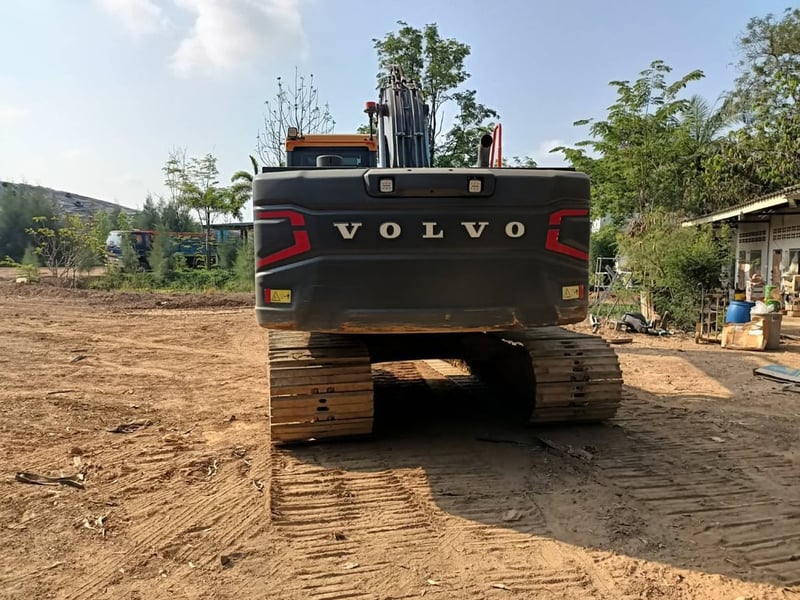 ขายครับ ใช่งานไป 1100 กว่าชั่วโมง ขายครับ ใช่งานไป 1100 กว่าชั่วโมง