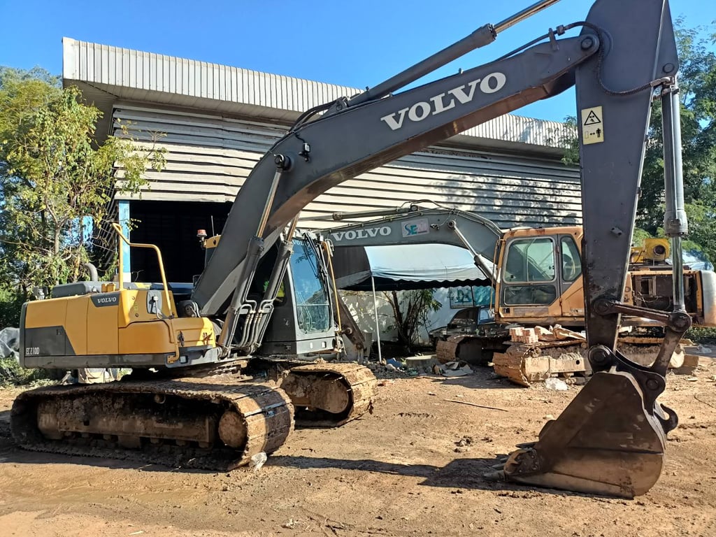 ขายแบคโฮ วอลโว่ EC210D สภาพดีพร้อมใช่งานยาวๆชั่วโมงใช่งานน้อย 5000+ ชั่วโมง ขายแบคโฮ วอลโว่ EC210D สภาพดีพร้อมใช่งานยาวๆชั่วโมงใช่งานน้อย 5000+ ชั่วโมง