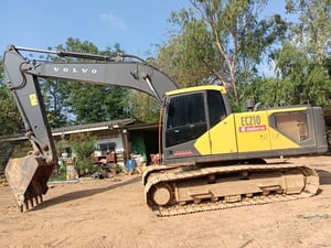 ขายครับ ใช่งานไป 1100 กว่าชั่วโมง ขายครับ ใช่งานไป 1100 กว่าชั่วโมง