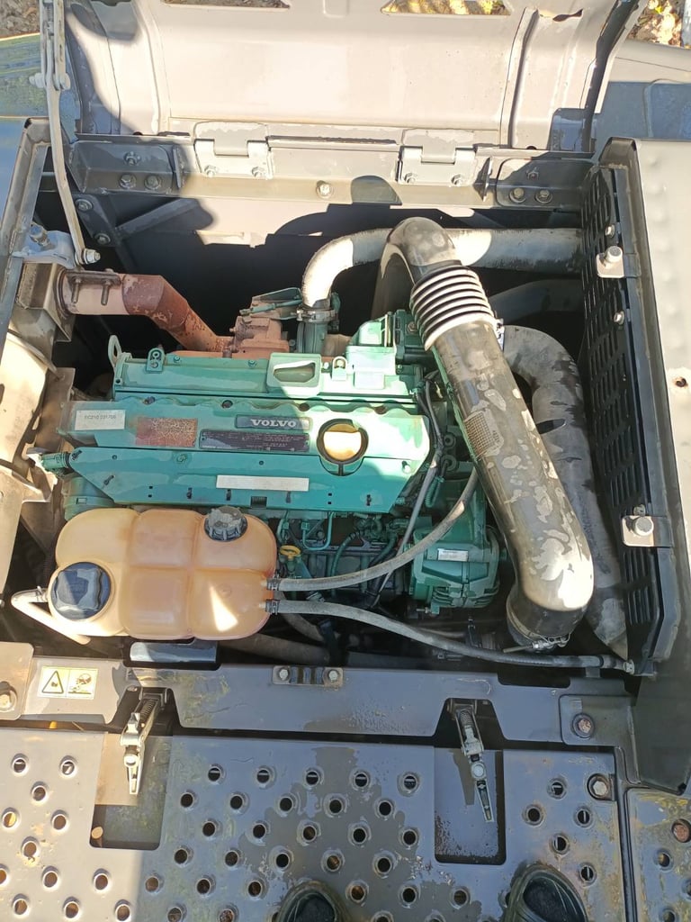 ขายแบคโฮ วอลโว่ EC210D สภาพดีพร้อมใช่งานยาวๆชั่วโมงใช่งานน้อย 5000+ ชั่วโมง ขายแบคโฮ วอลโว่ EC210D สภาพดีพร้อมใช่งานยาวๆชั่วโมงใช่งานน้อย 5000+ ชั่วโมง